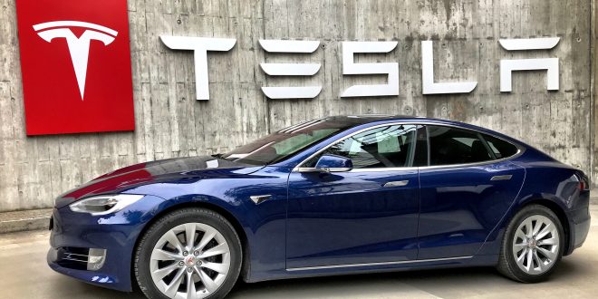 spesifikasi mobil listrik tesla